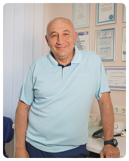 команда стоматологов Дент-Арт Луганск имплантация