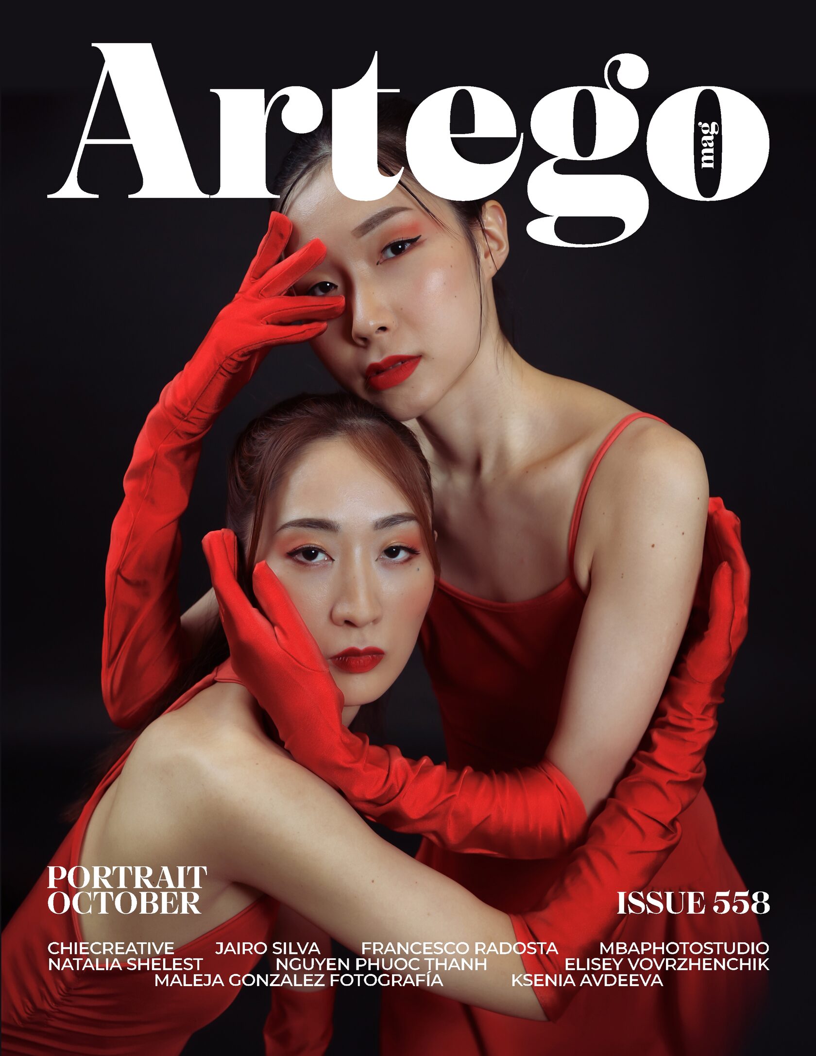 Chiroyli pussies bilan yalangoch jingalak qizlar