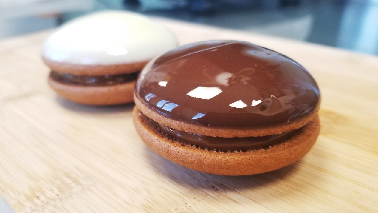 Мягкое карамельное печенье с прослойкой «Вупи пай» (Whoopie pie) на смеси  «Миранда Карамель»