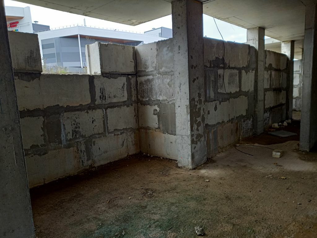 Стены подвала из бетонных блоков типа «ФБС»