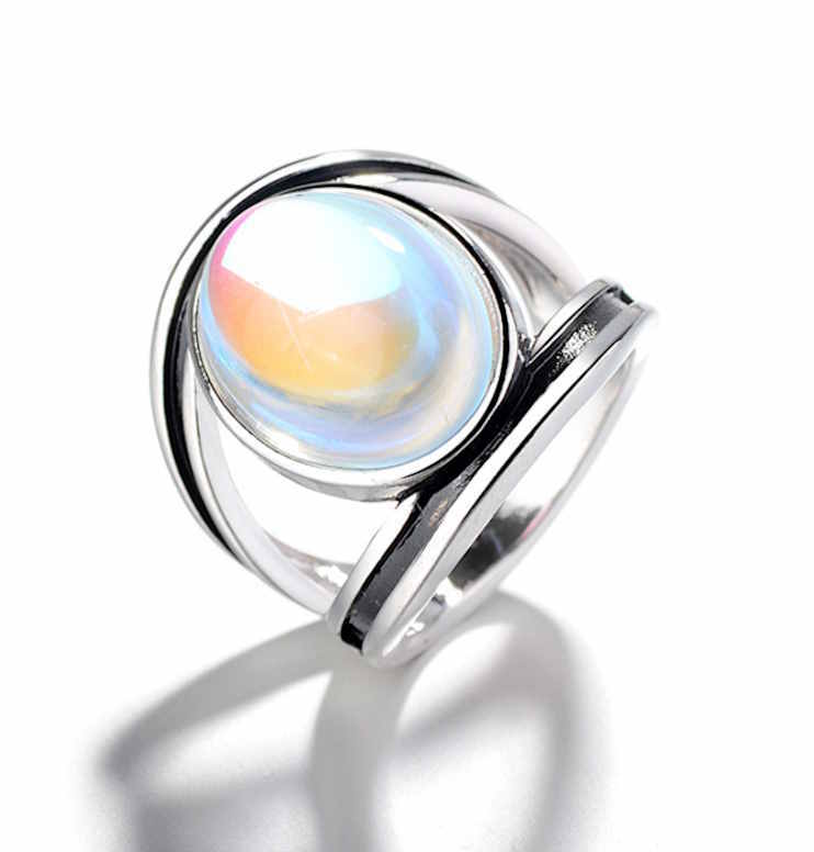 Серебряное кольцо с лунным камнем