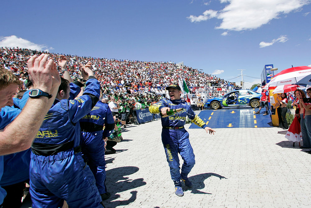 Победитель ралли Мексика 2005 Петтер Сольберг (Subaru)