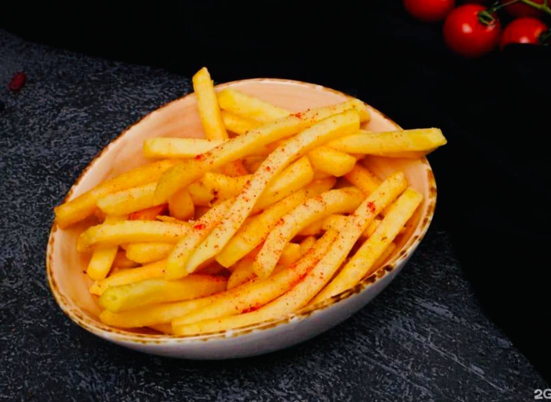 Персонал шашлычной MH за работой