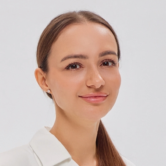 Владислава Белоусова, врач-косметолог, дерматолог, эксперт инъекционных и аппаратных методик. Своевременно повышает квалификацию (каждые 5 лет), посещает всевозможные конференции и обучения