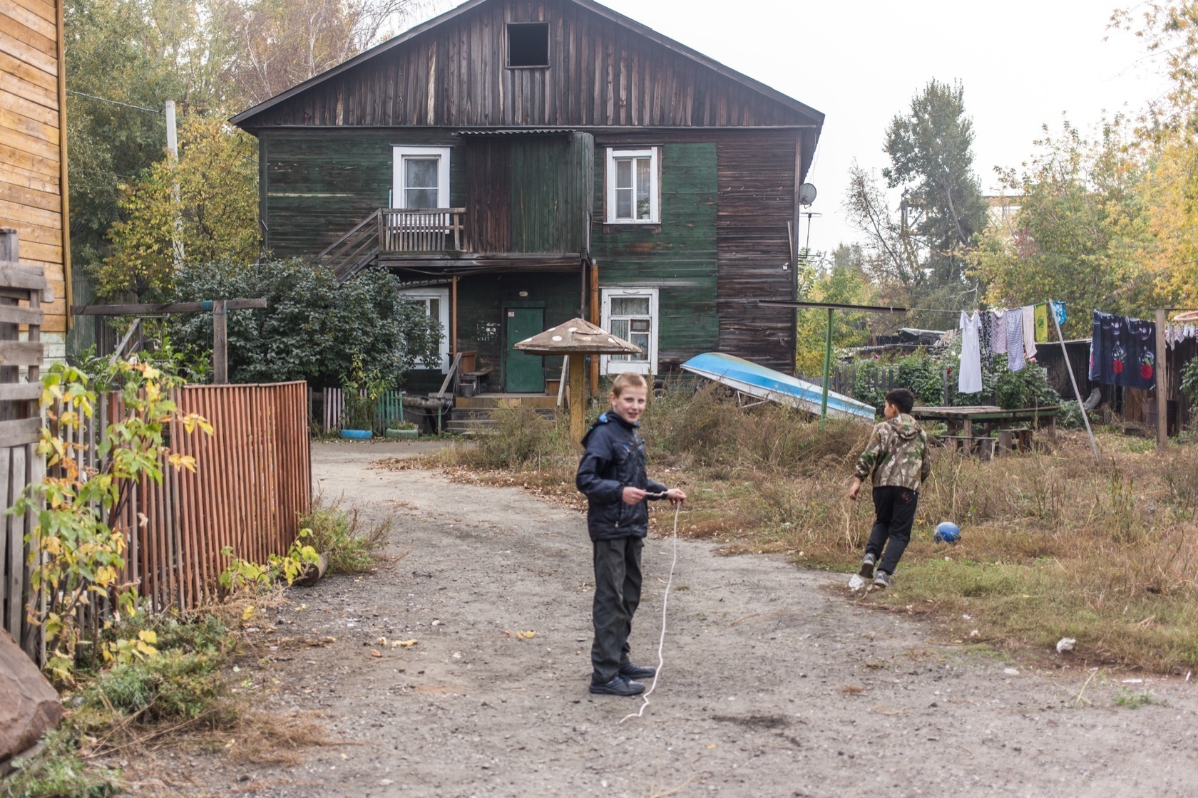 Затон: слой под слоем