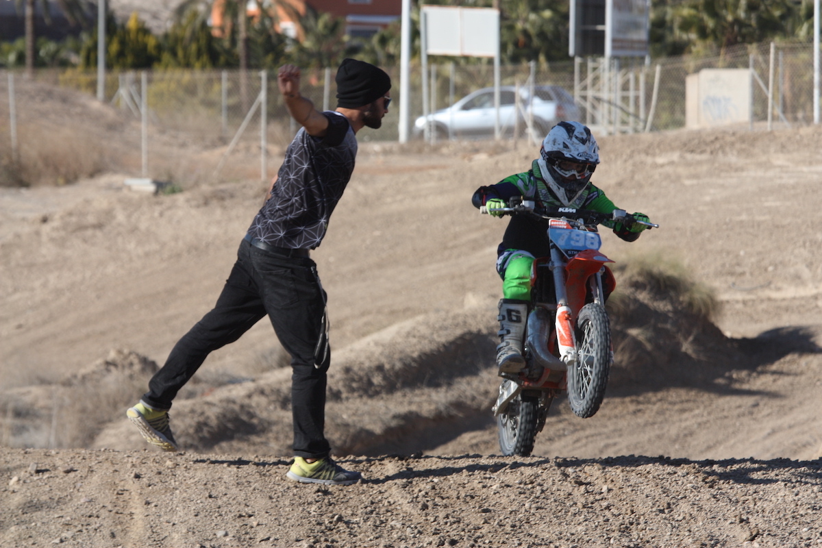 Мотокросс для взрослых в Flower of Life Motocross school