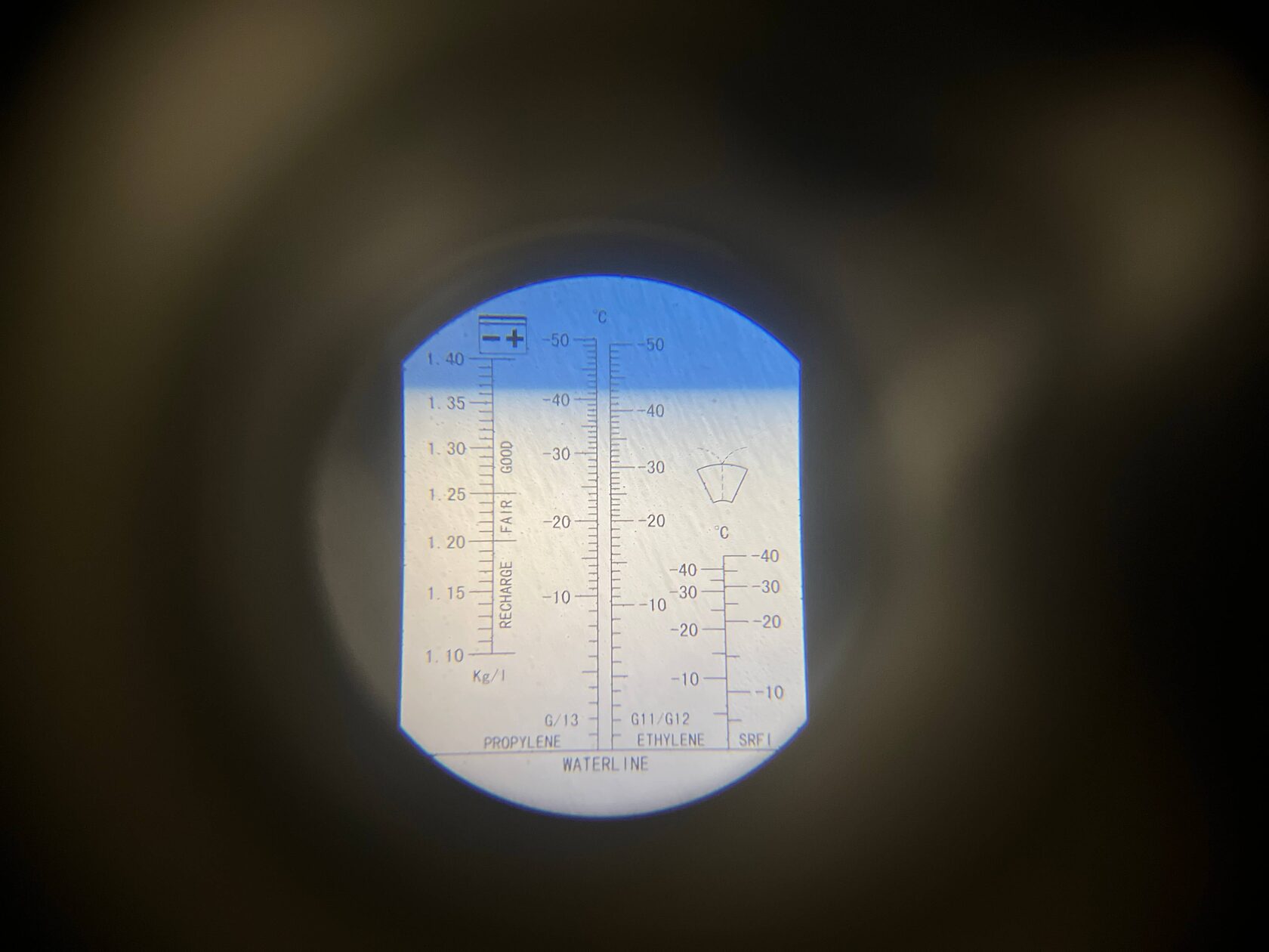 Контроль плотности антифриза рефрактометром BMW