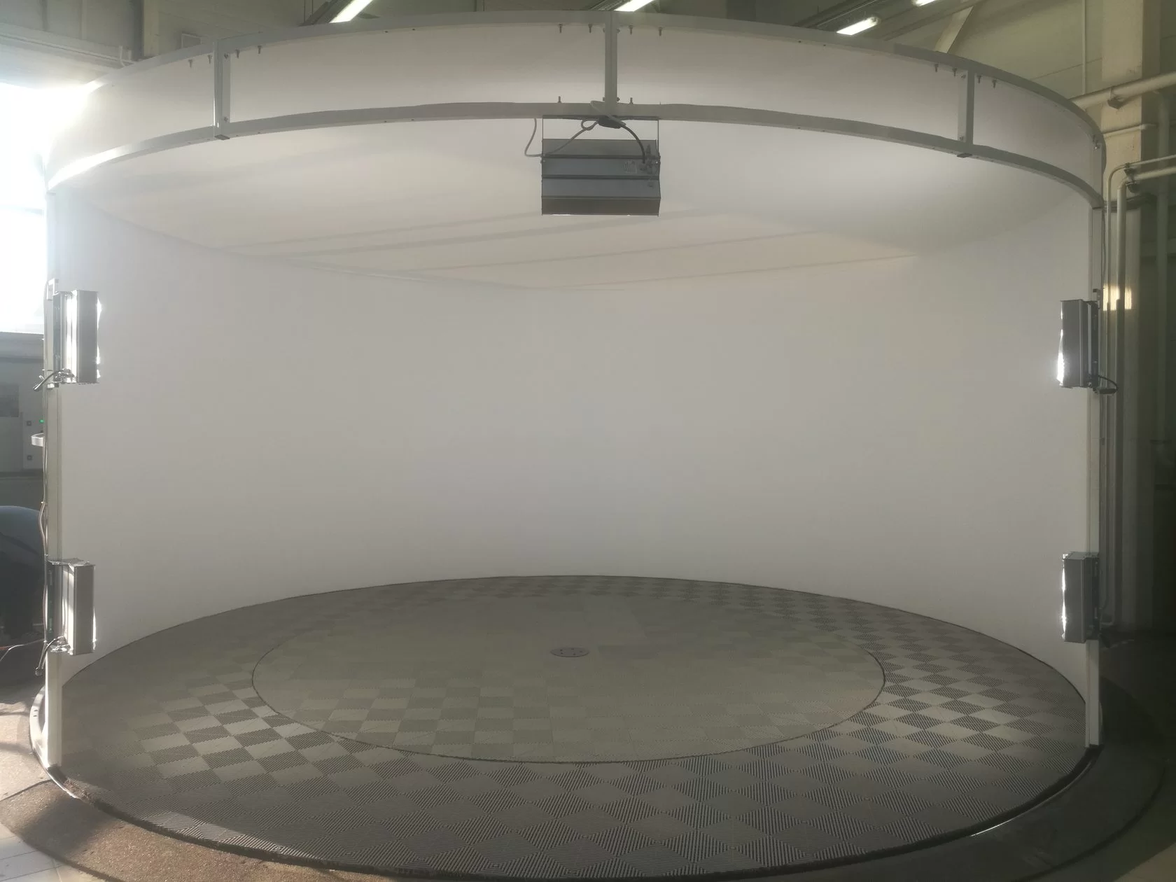 Поворотная платформа для съемки автомобилей. Съемочное оборудование ФС360.