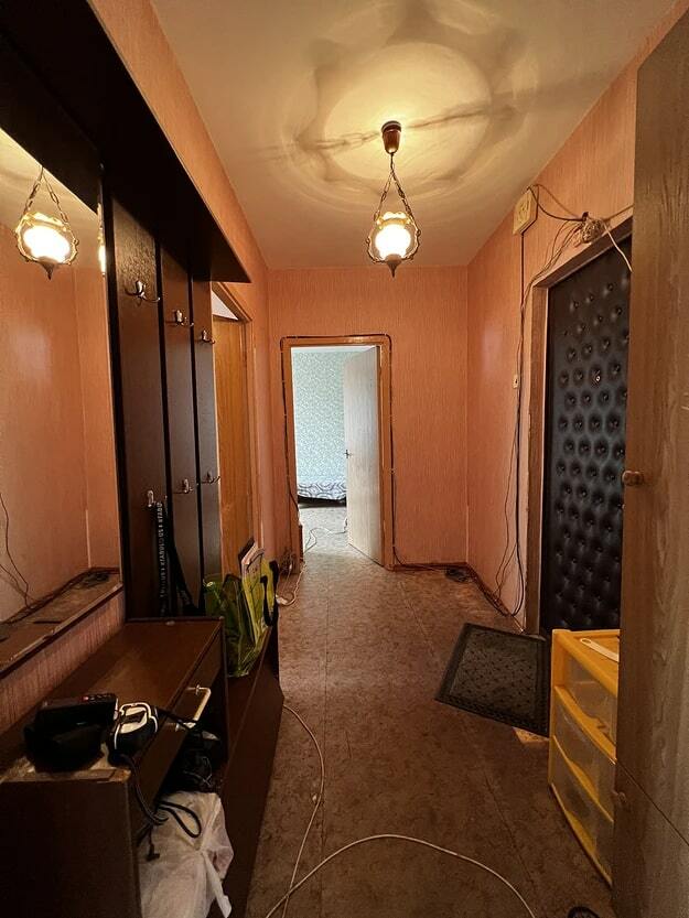 Прихожая в 2-квартира в доме П-44: из «убитой» квартиры 53 кв. м