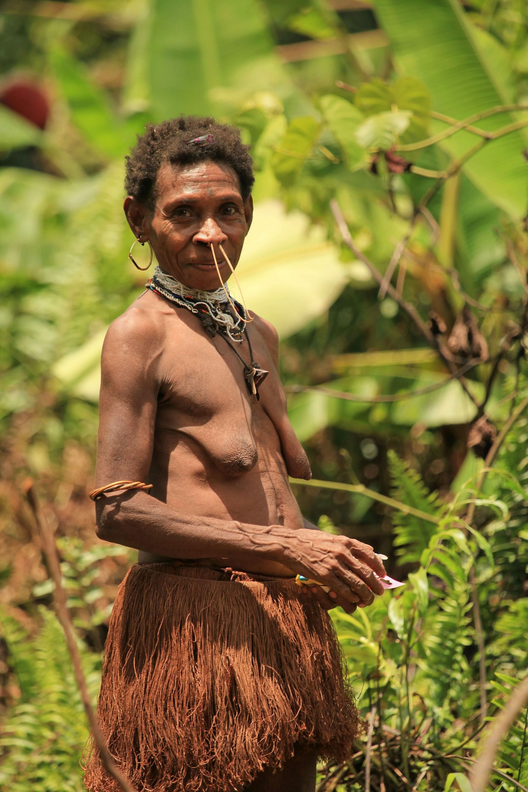 Новая гвинея. Новая гвинея. Племена которые живут на деревьях. Племя короваи. Племя караваи новая гвинея.