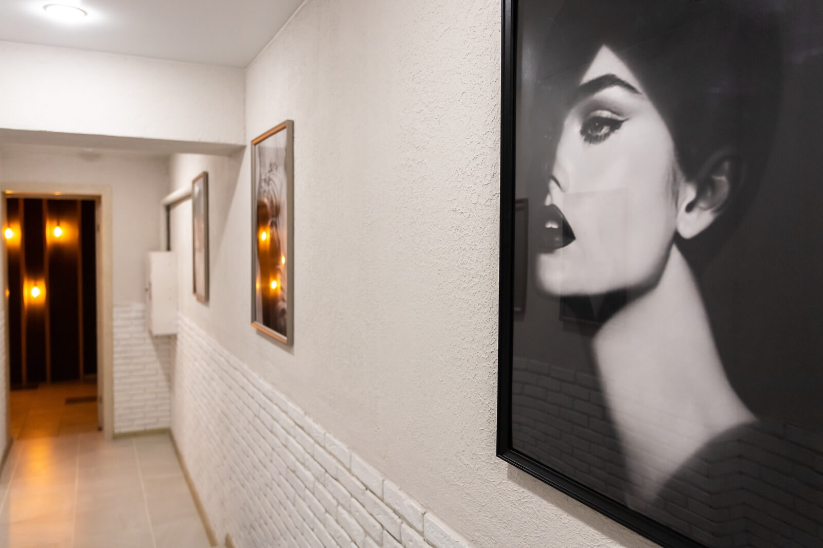 Порно видео: Анашым, блузканың астында не барын көрсетші Сполякованың порносы