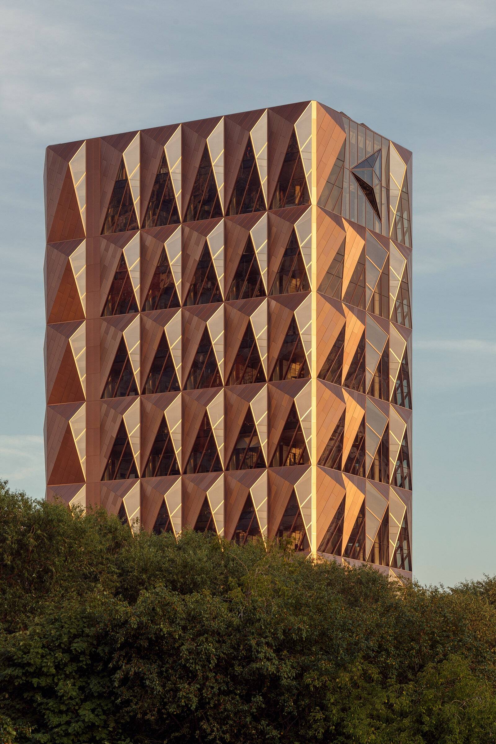 Новая штаб-квартира РМК в Екатеринбурге по проекту Foster + Partners | AD Magazine