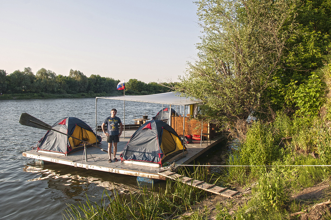 Турбаза плот. Нижегородская область дубки выкса. Донская плотилия база отдыха. Плот донплот. Плот база отдыха новомосковск.
