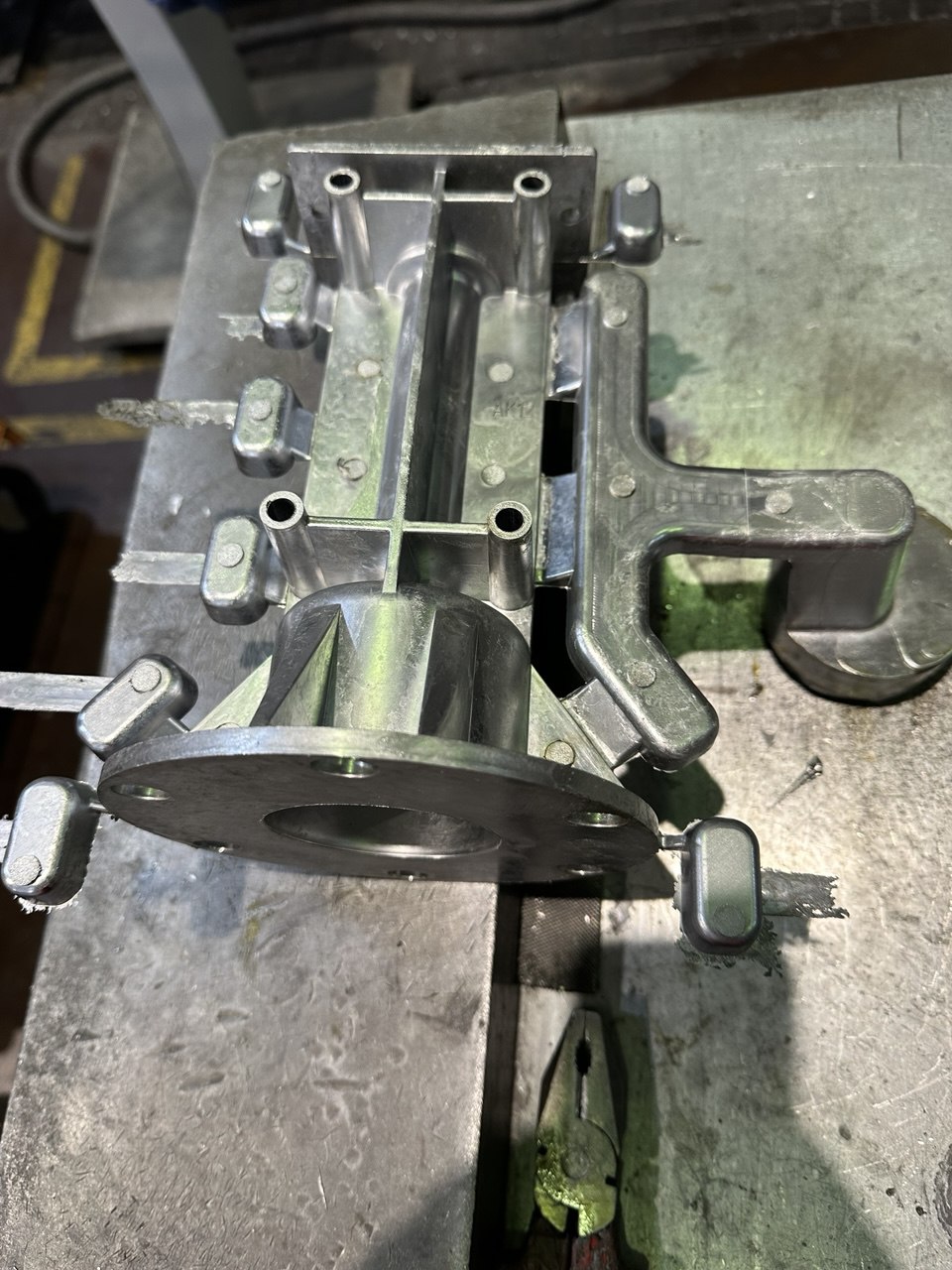 Алюминиевое изделие 12