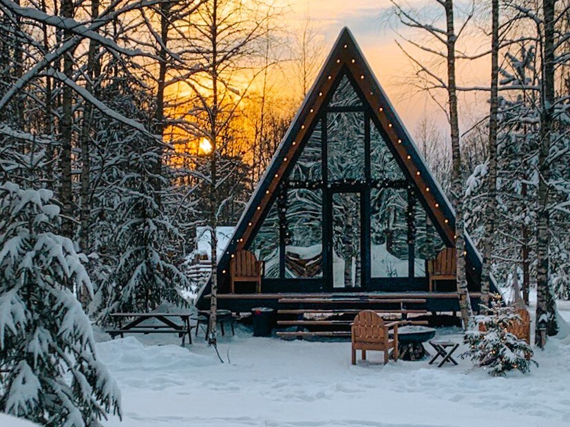 Домик в лесу для удаленной работы и отдыха в январе