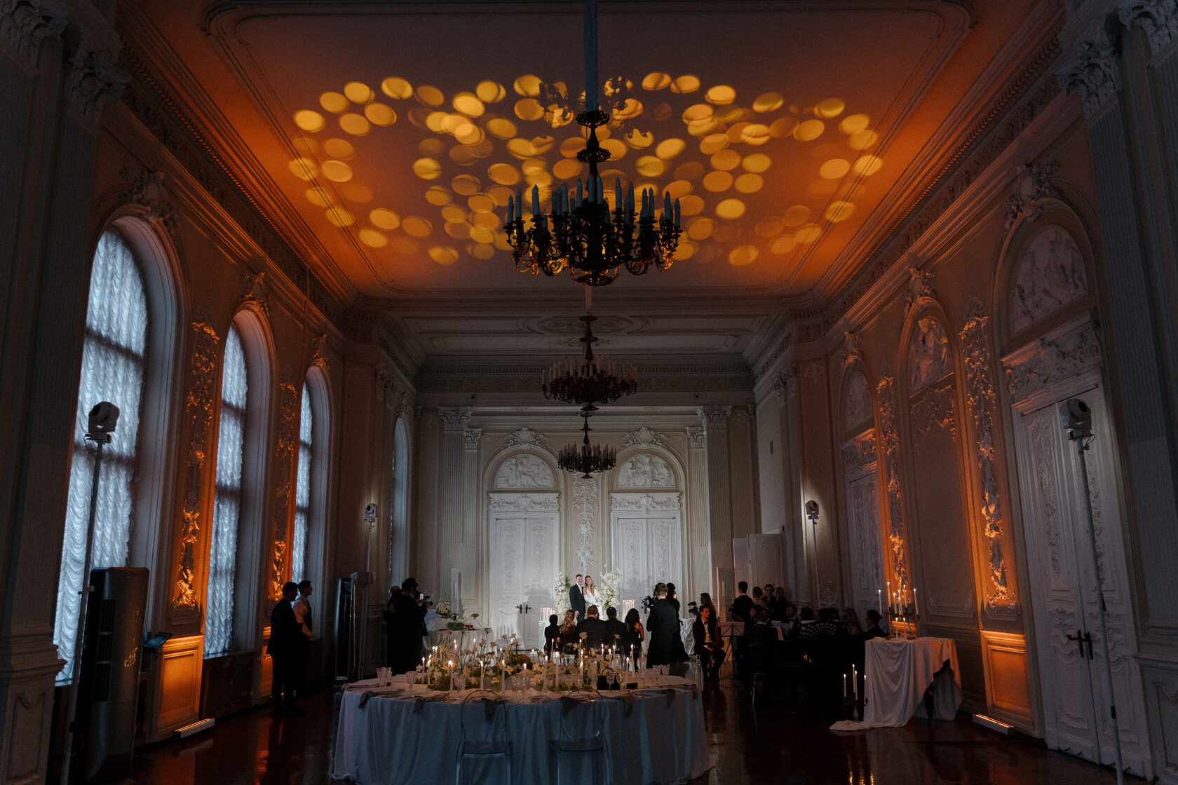 elegant wedding decor by MonDestin agency