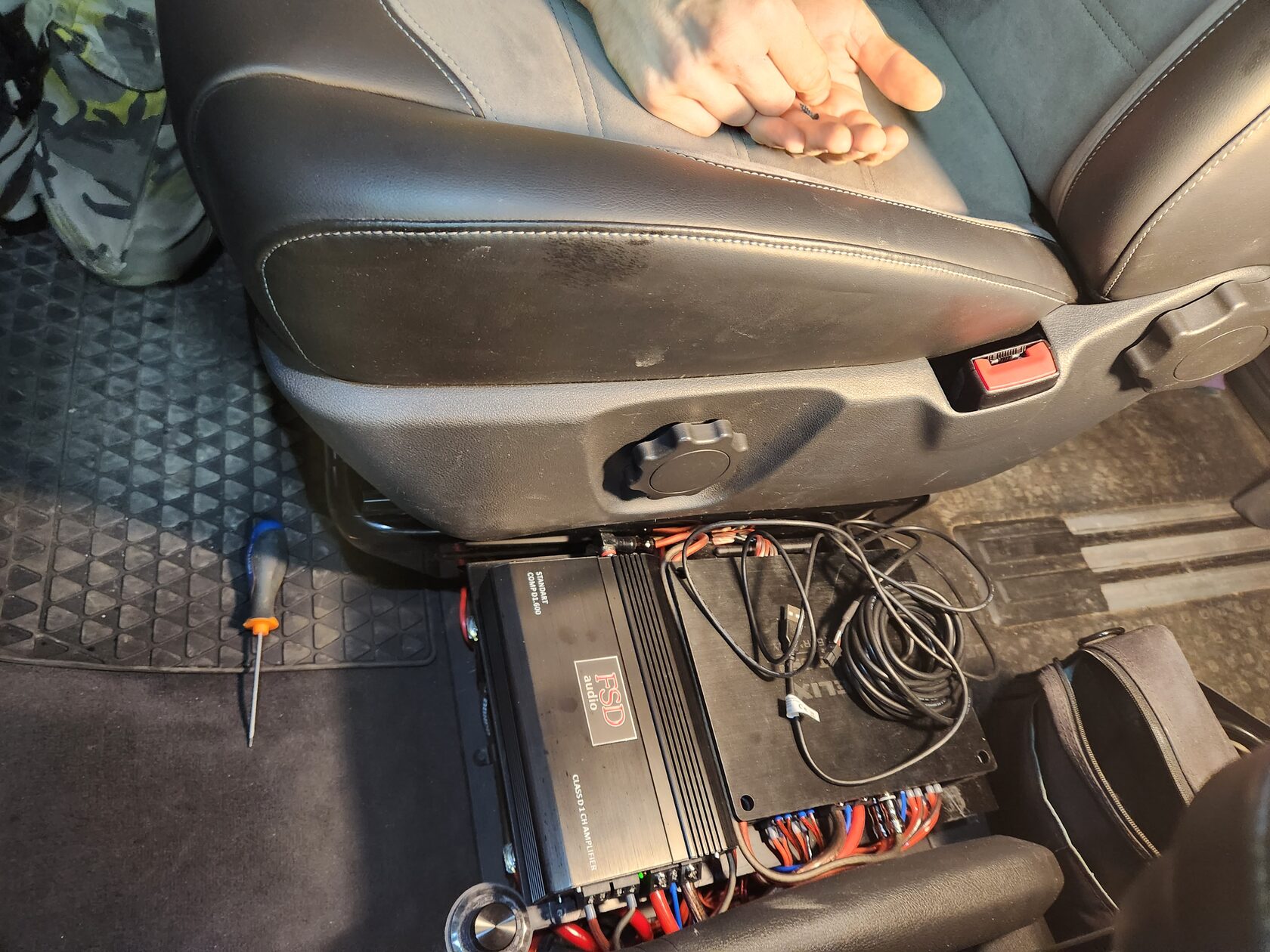 установка усилителя volkswagen multivan t6