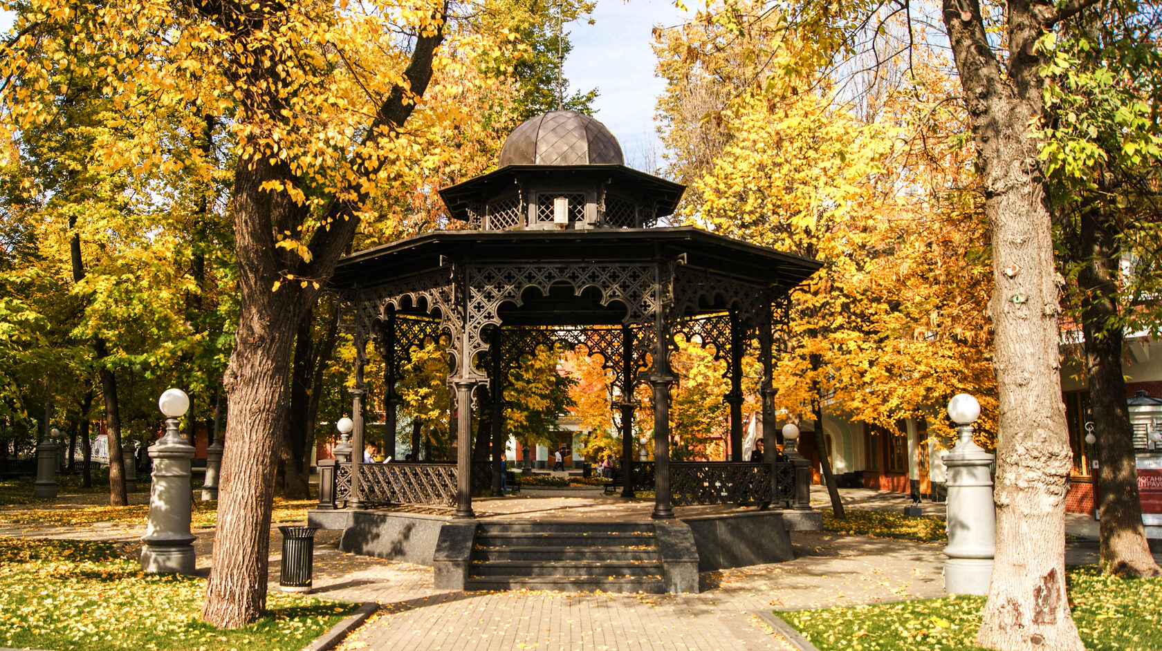 Сад Эрмитаж Москва осень