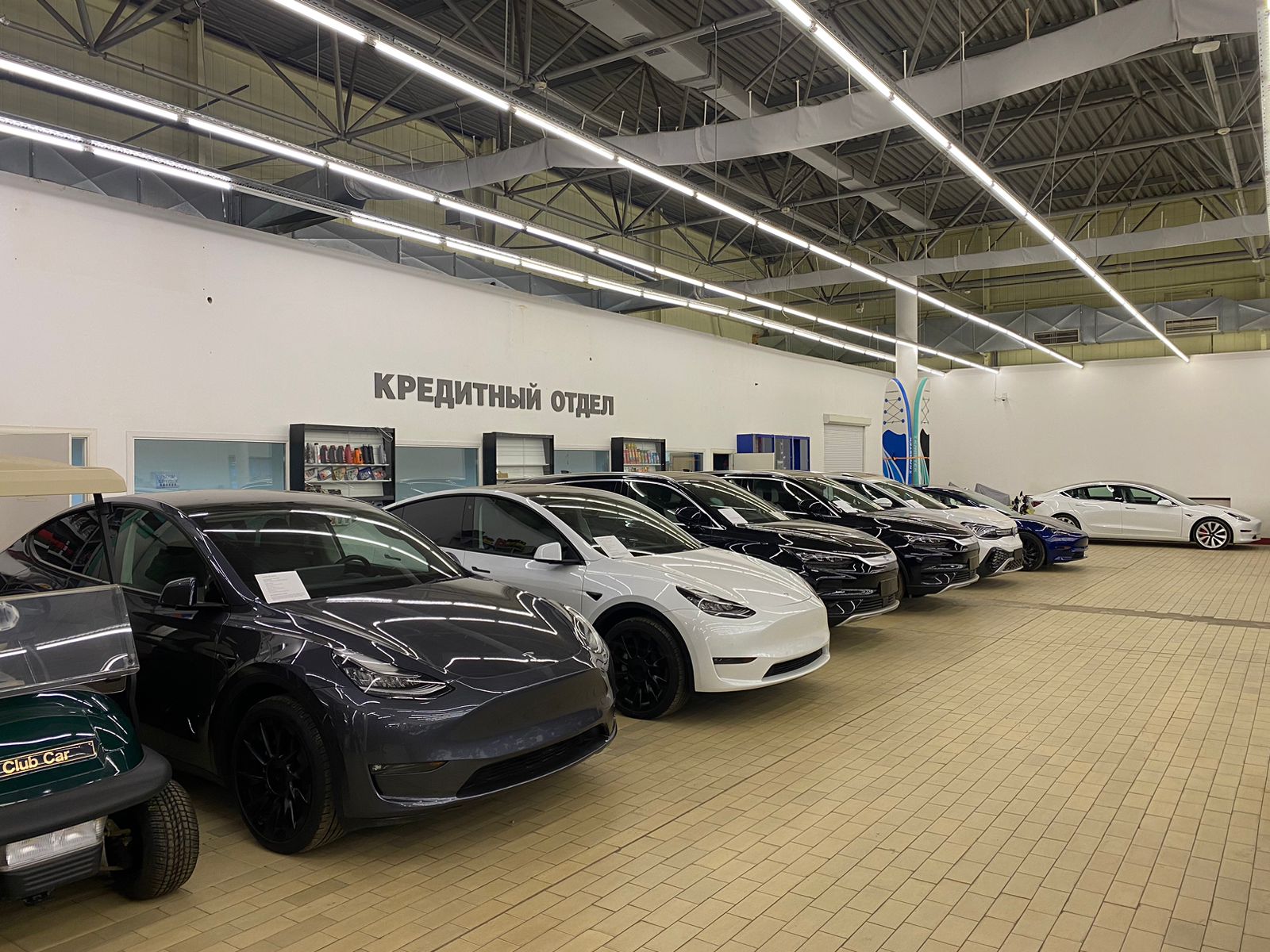 Электромобили Tesla в наличии