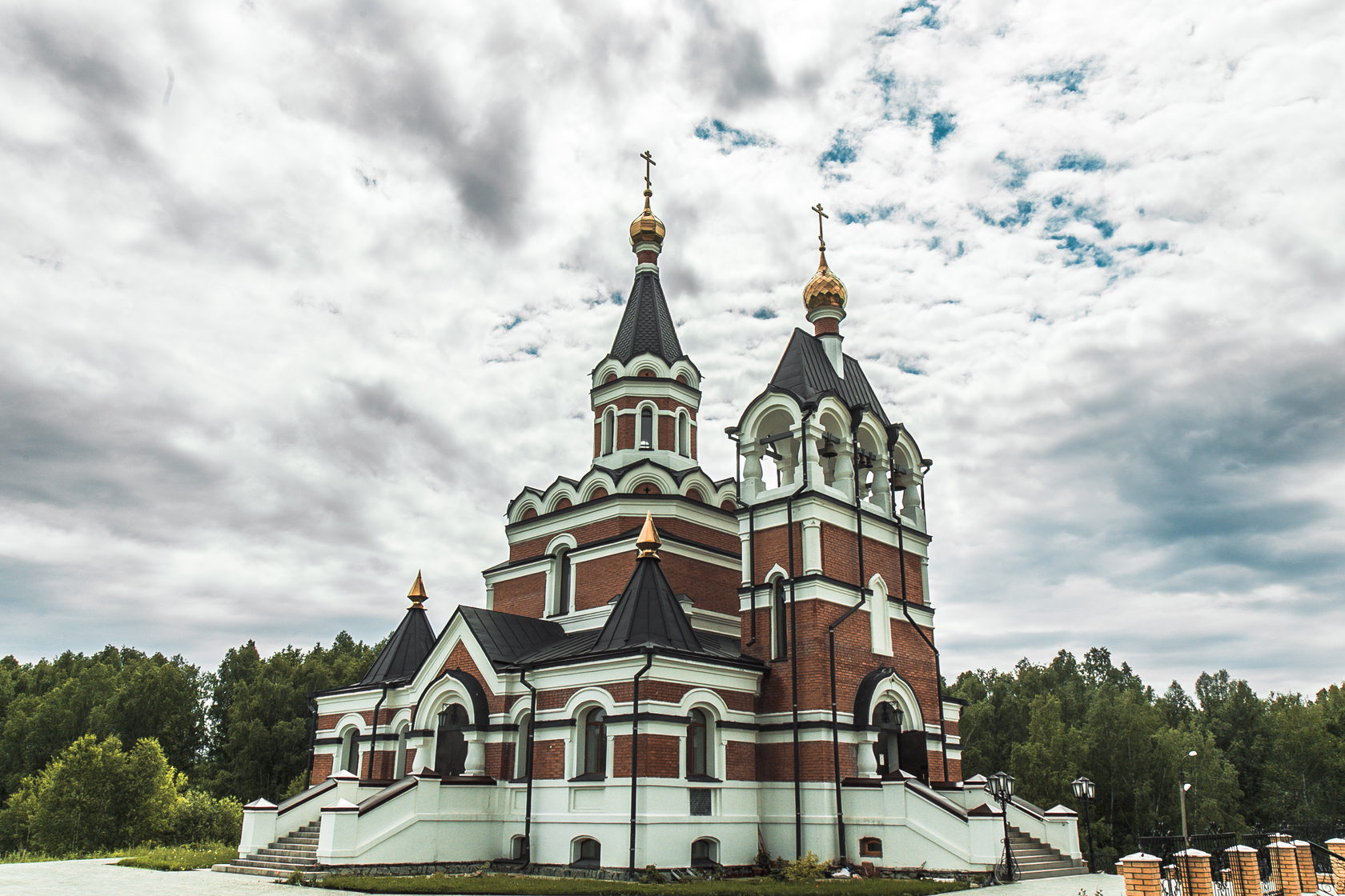 ЦЕРКОВНО-ИСТОРИЧЕСКИЙ МУЗЕЙ ПРИ ХРАМЕ В ЧЕСТЬ НОВОМУЧЕНИКОВ И ИСПОВЕДНИКОВ  ЦЕРКВИ РУССКОЙ