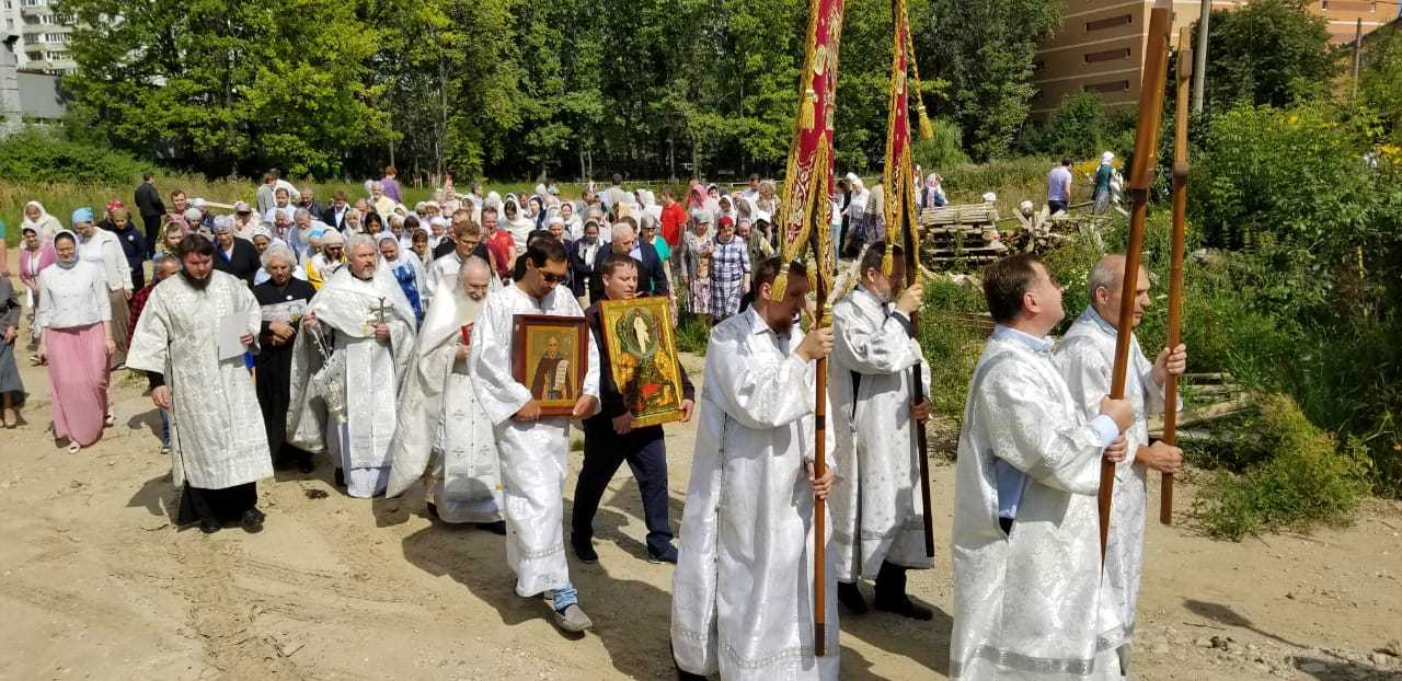 Храм преображения господня в старом беляеве. Храм преображения беляево. Храм преображения беляево. Православная школа. Храм преподобного иосифа волоцкого ул академика челомея 3б.