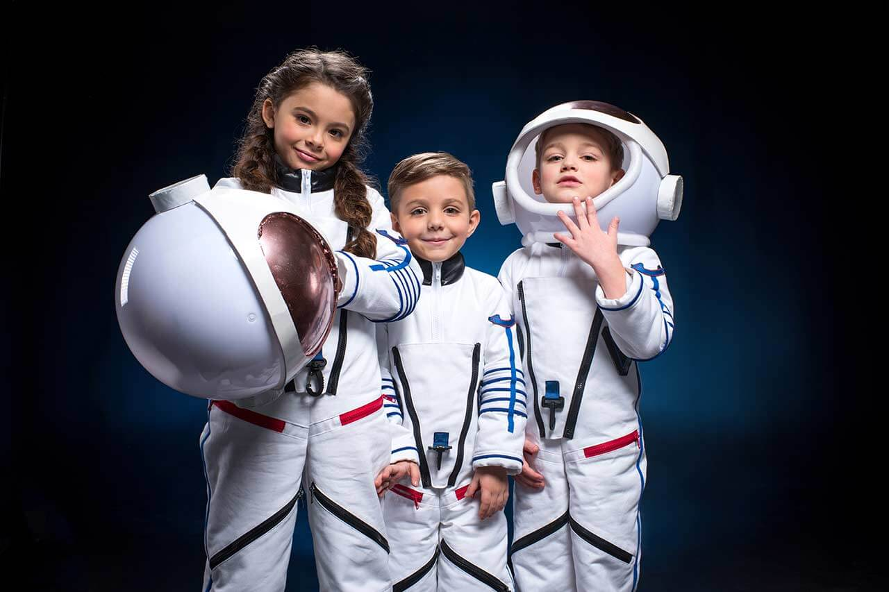 Костюм Космонавта. Космонавт для детей. Детский костюм космонавт. Детям о космосе. День космонавтики фото для детей