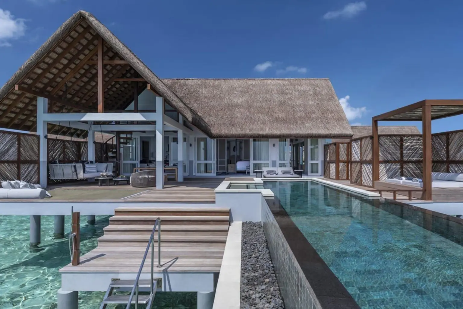 Four Seasons Landaa Giraavaru