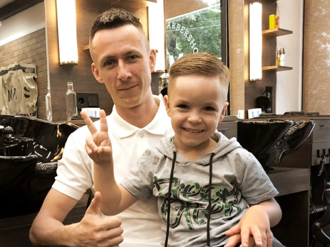 фото нанесения макияжа на лицо девушки 