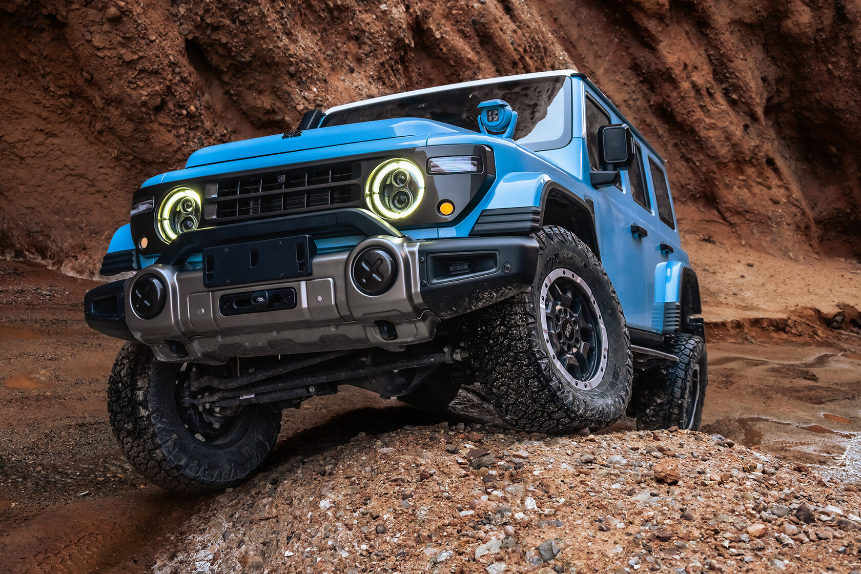 212 T01 Changfeng на каменистом бездорожье