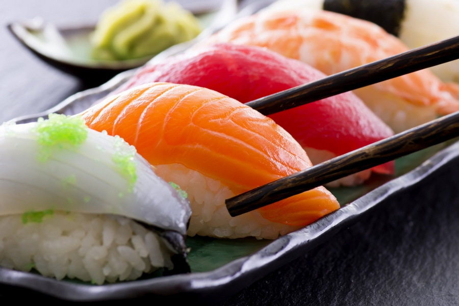 Заказать блюда японской кухни - суши и роллы на дом в Краснодаре