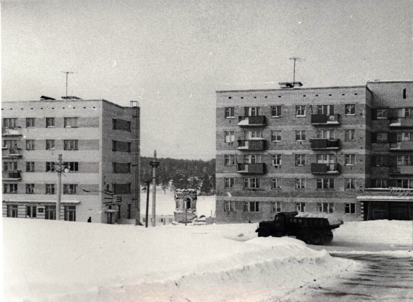 Улица Алюминиевая. Вид на разрушенную Байновскую часовню. 1960 г.