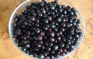Приготовление варенья из черноплодной рябины с яблоками на зиму: шаг 1