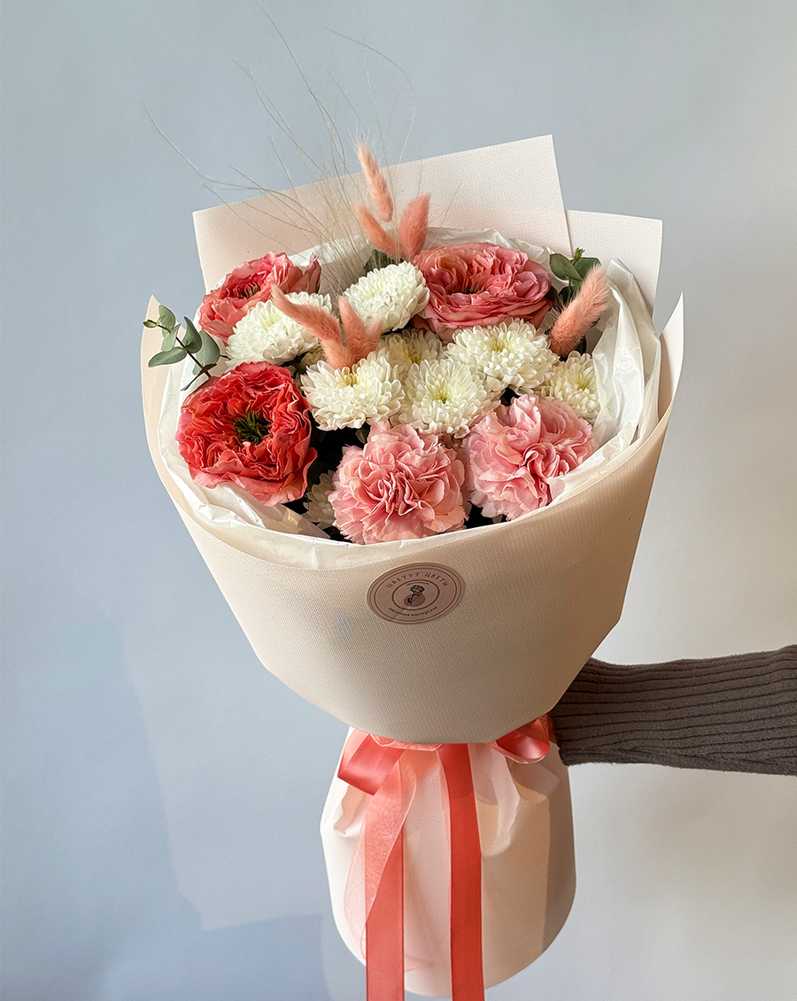 Нежный букет с розами Мандарин с доставкой по Краснодару