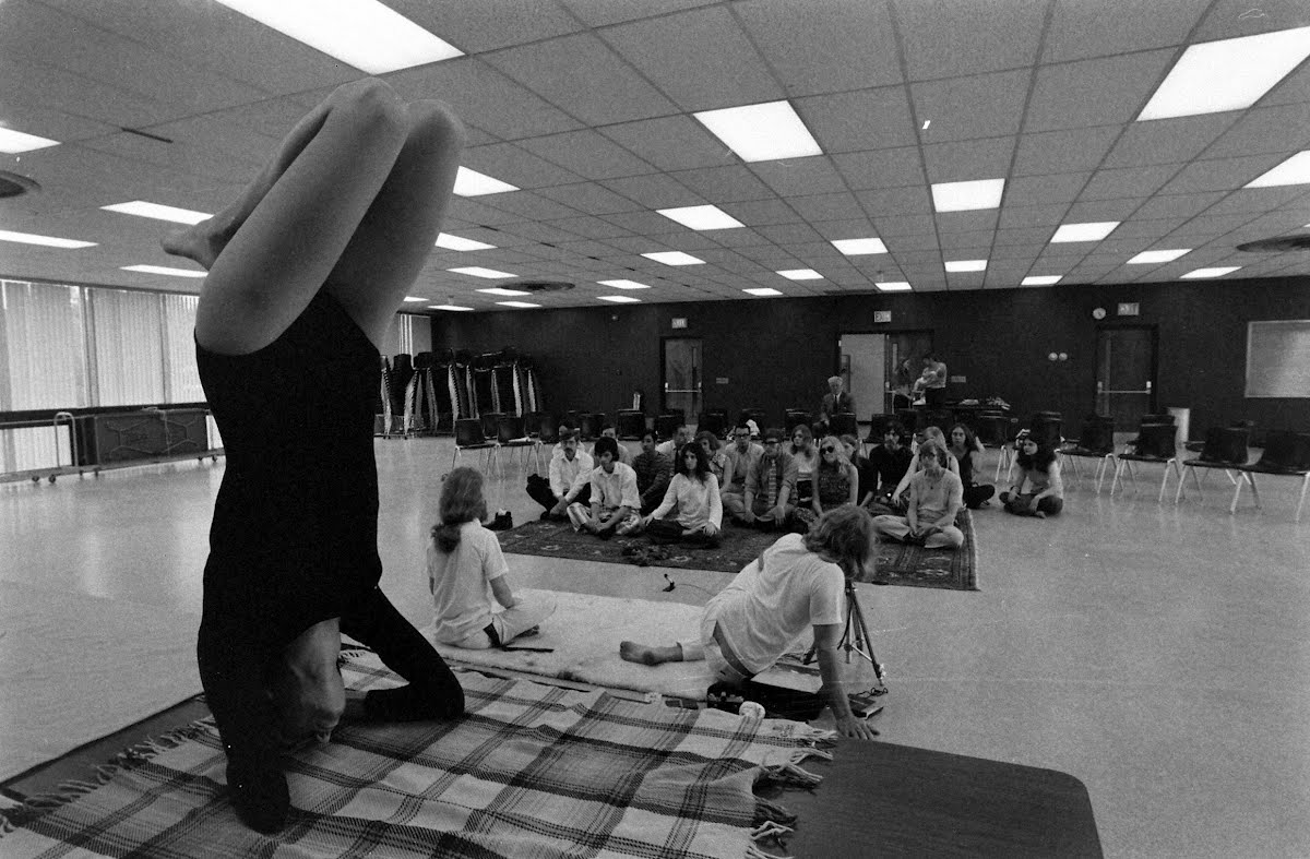 100 Years Of Yoga Through Amazing Vintage Photos Featuring Woodstock