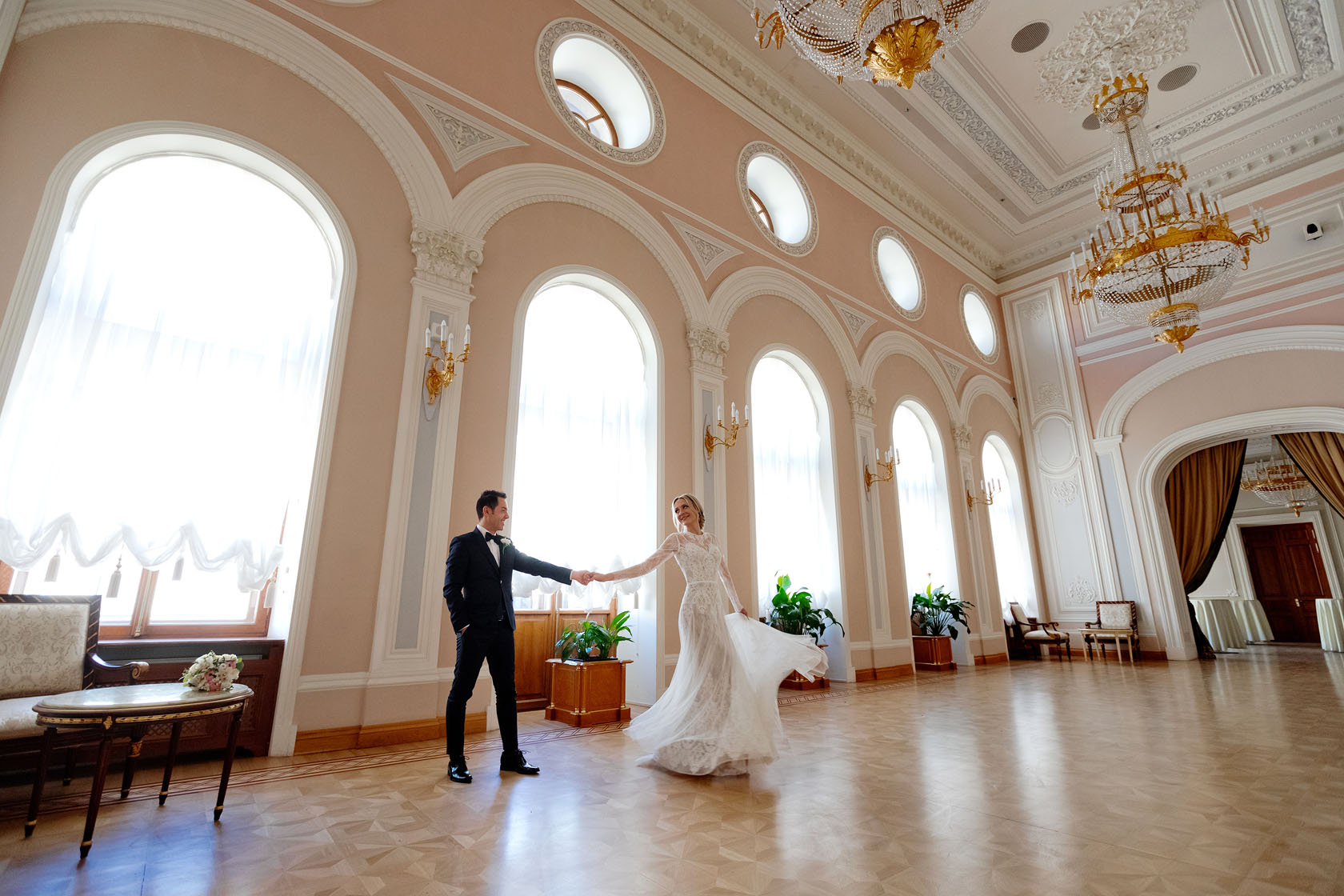 Свадебная фотосессия в отеле Талион Империал Санкт-Петербург
