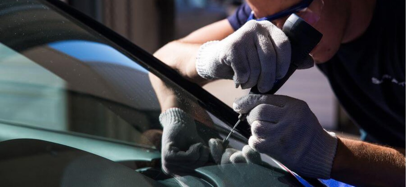 Как убрать царапины на лобовом стекле автомобиля