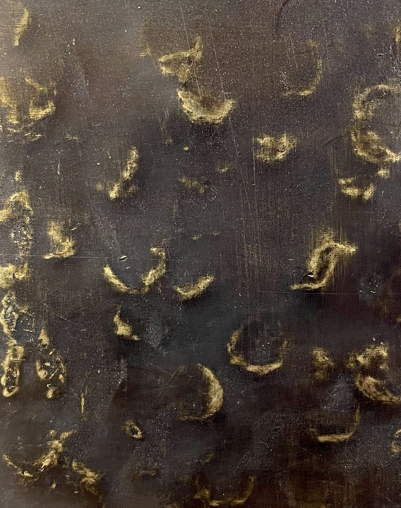 Латунь с патиной и крупной чеканкой