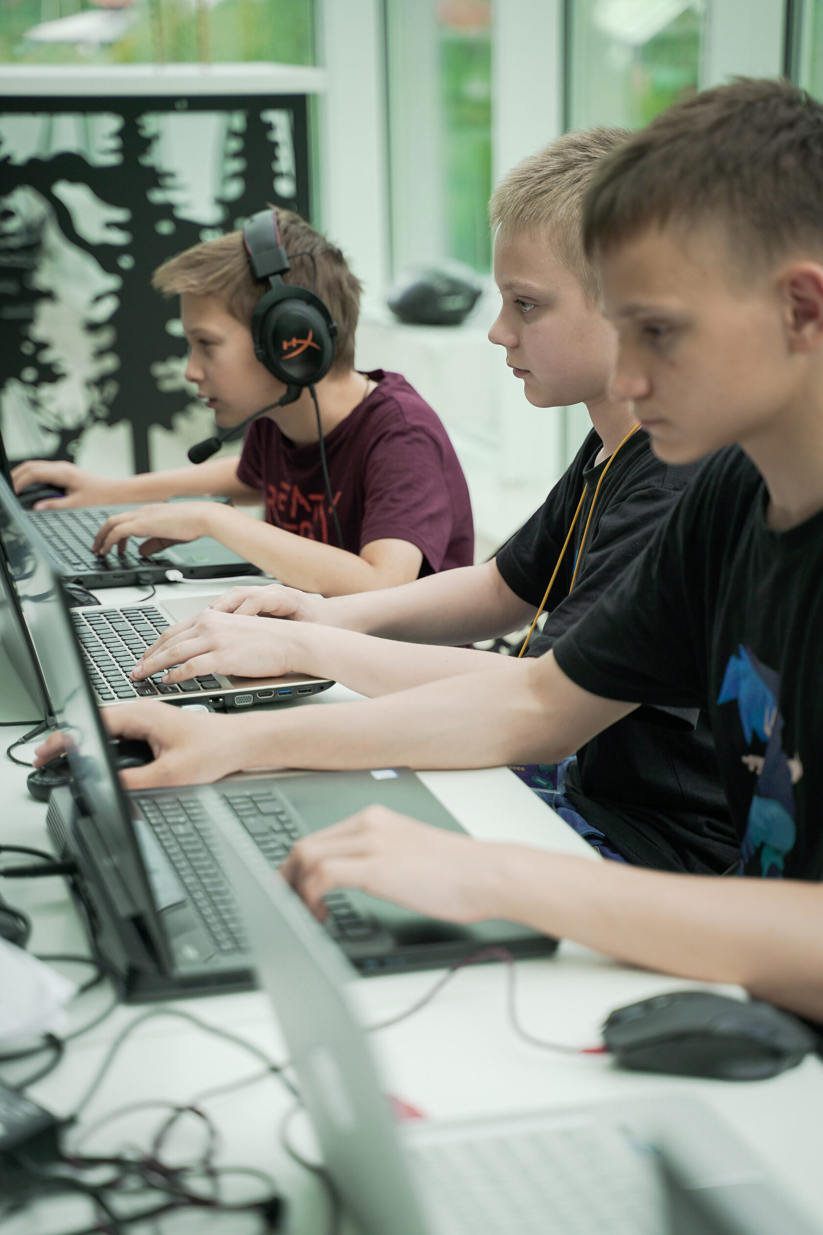 Лагерь с компьютерными играми. Компьютерный лагерь в Новосибирске. It лагерь. Детский компьютерный лагерь. Франшиза компьютерной игры