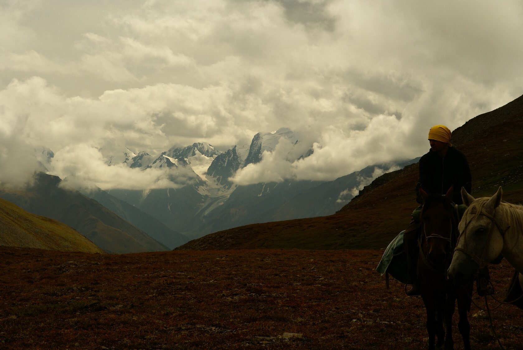 Всадник горы. Ride "clouds in the Mirror".