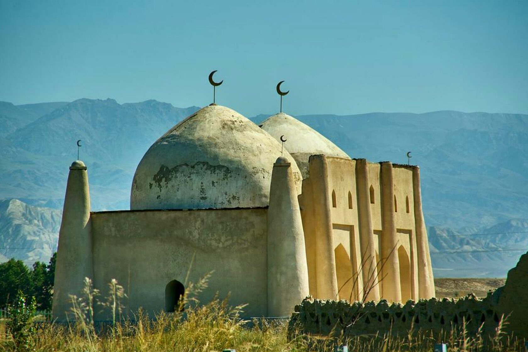 Мавзолей Тайлак Баатыра на Сон-Куле — памятник герою и культуре кыргызов