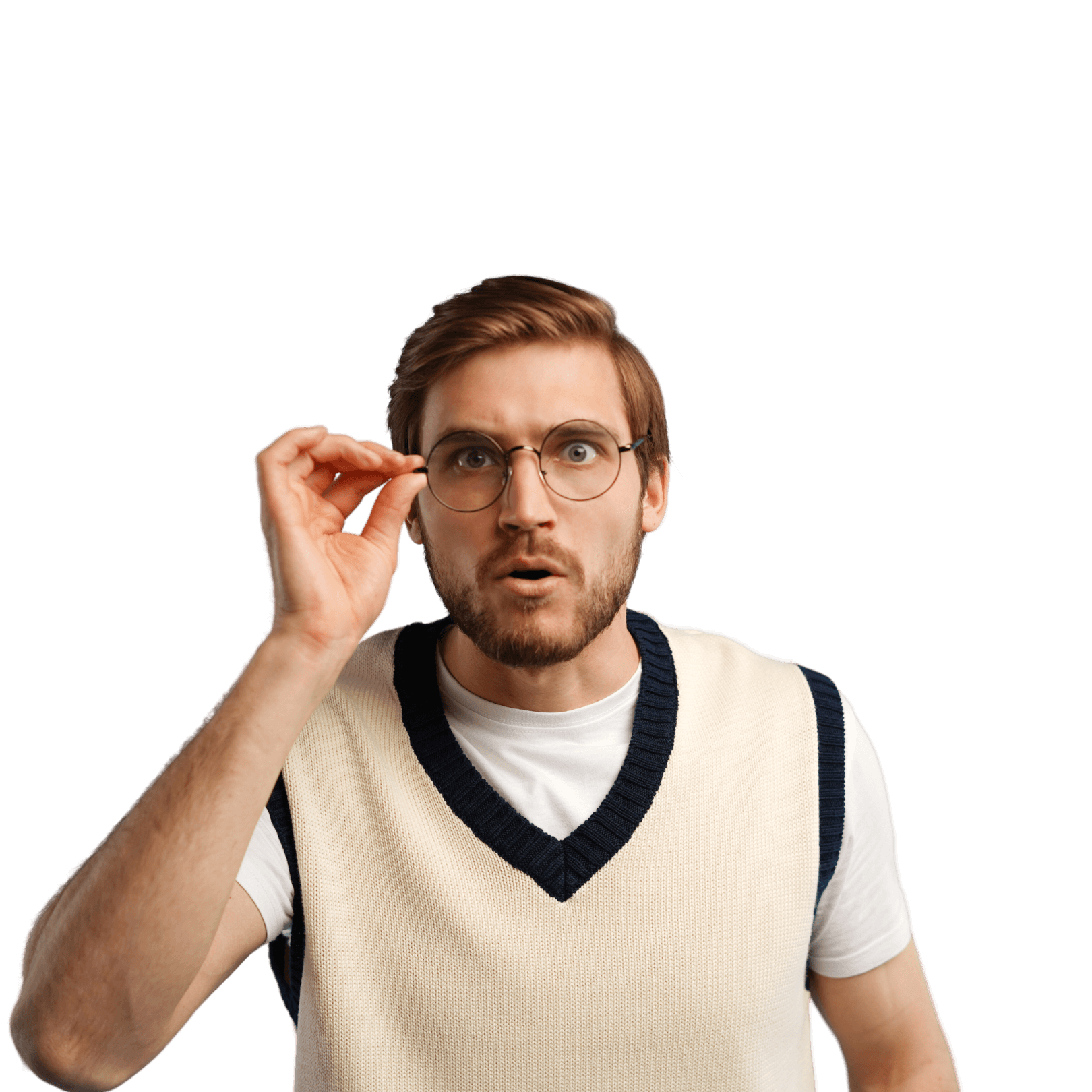 Удивленный мужчина в очках и бежевой свитере. 
