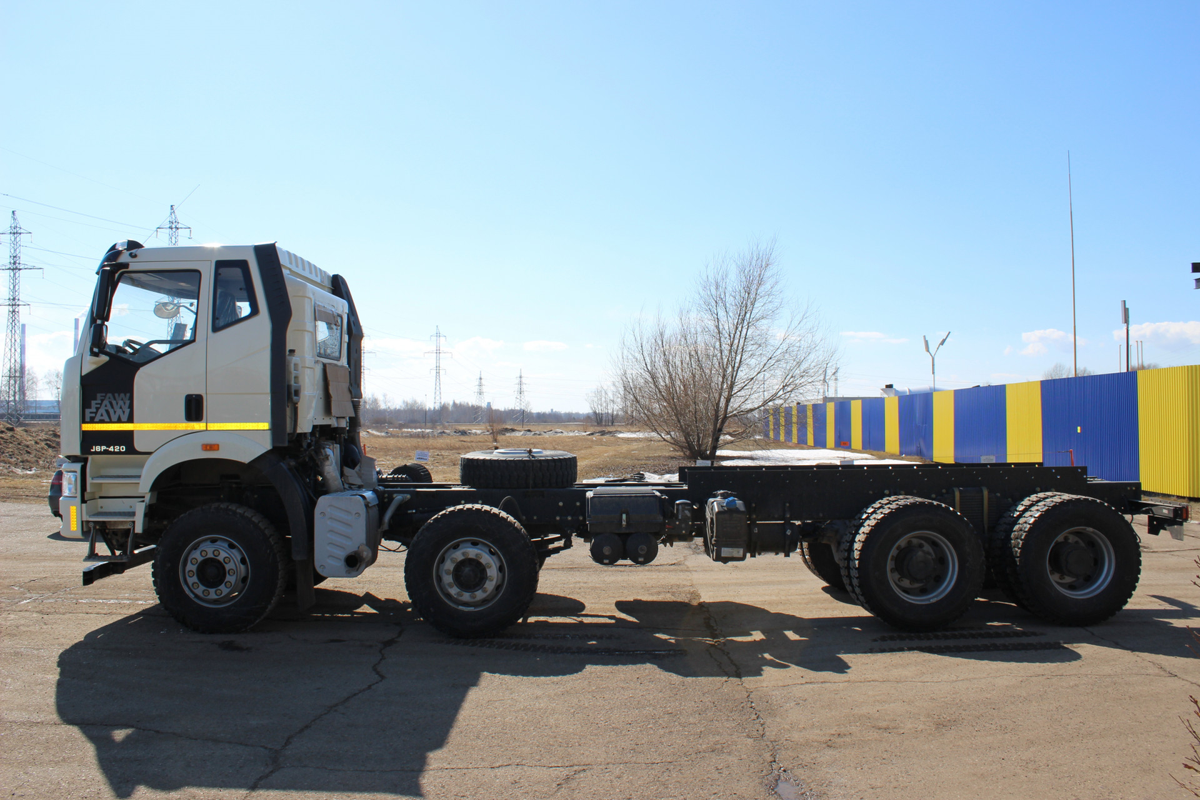 Шасси 8х4. Шасси 8х4. Шасси 8х4. Iveco 8x8 шасси. Faw 3310 мультилифт.