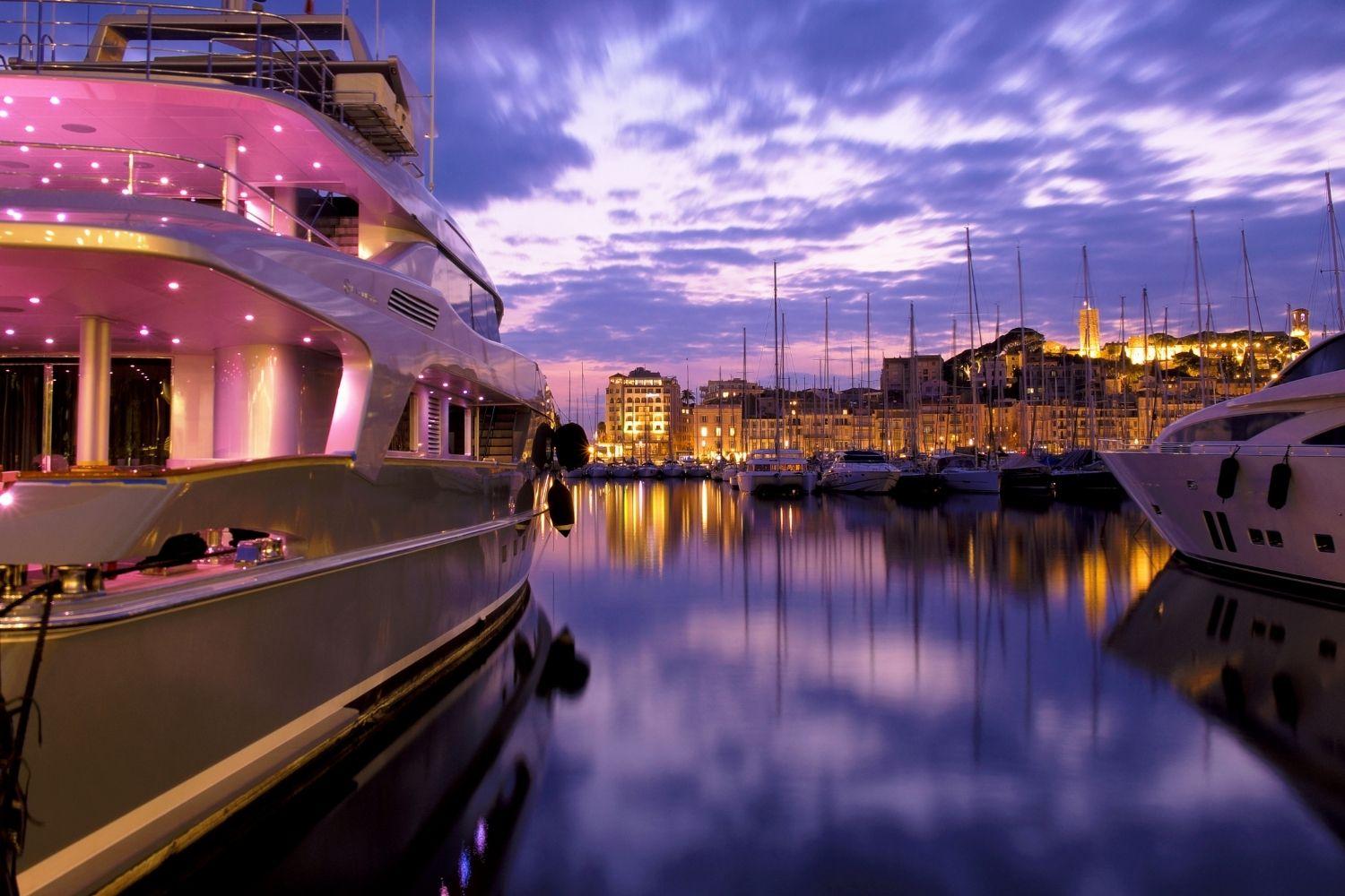 Luxury Sailing Vacations in Cannes for 2 and more days | Signature Sailing Charter