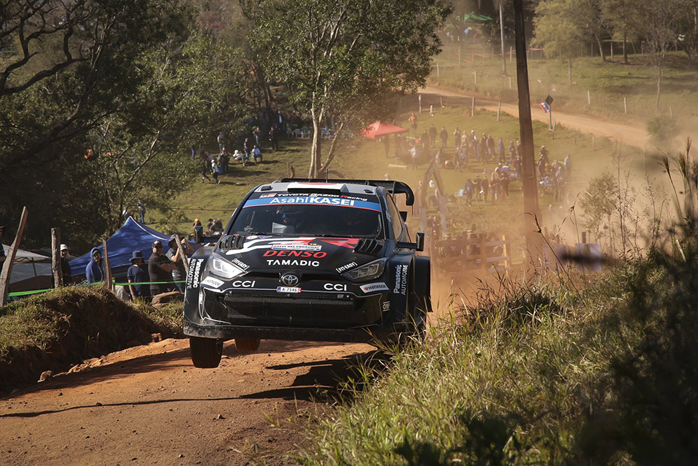 Такамото Кацута и Аарон Джонстон, Toyota GR Yaris Rally1 (A-7546), ралли Парагвай 2025 / Фото: Toyota Gazoo Racing WRT