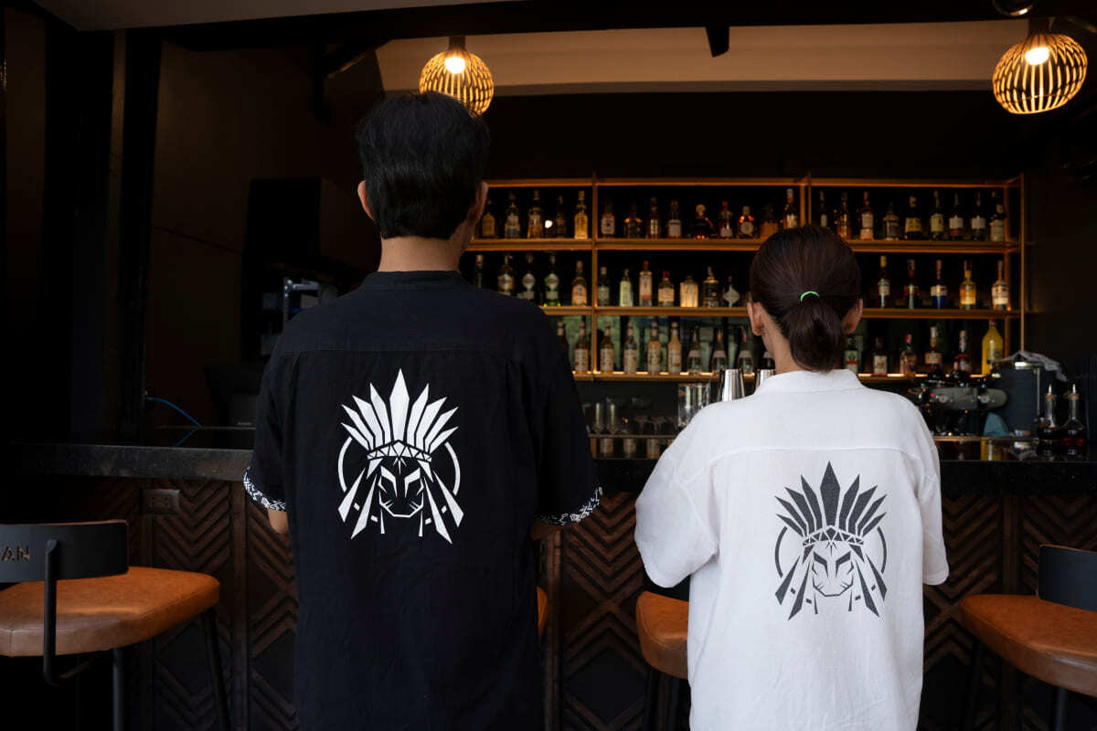 SHAMAN Lounge Cafe Bar брендинг: позиционирование бренда, айдентика, печатная продукция