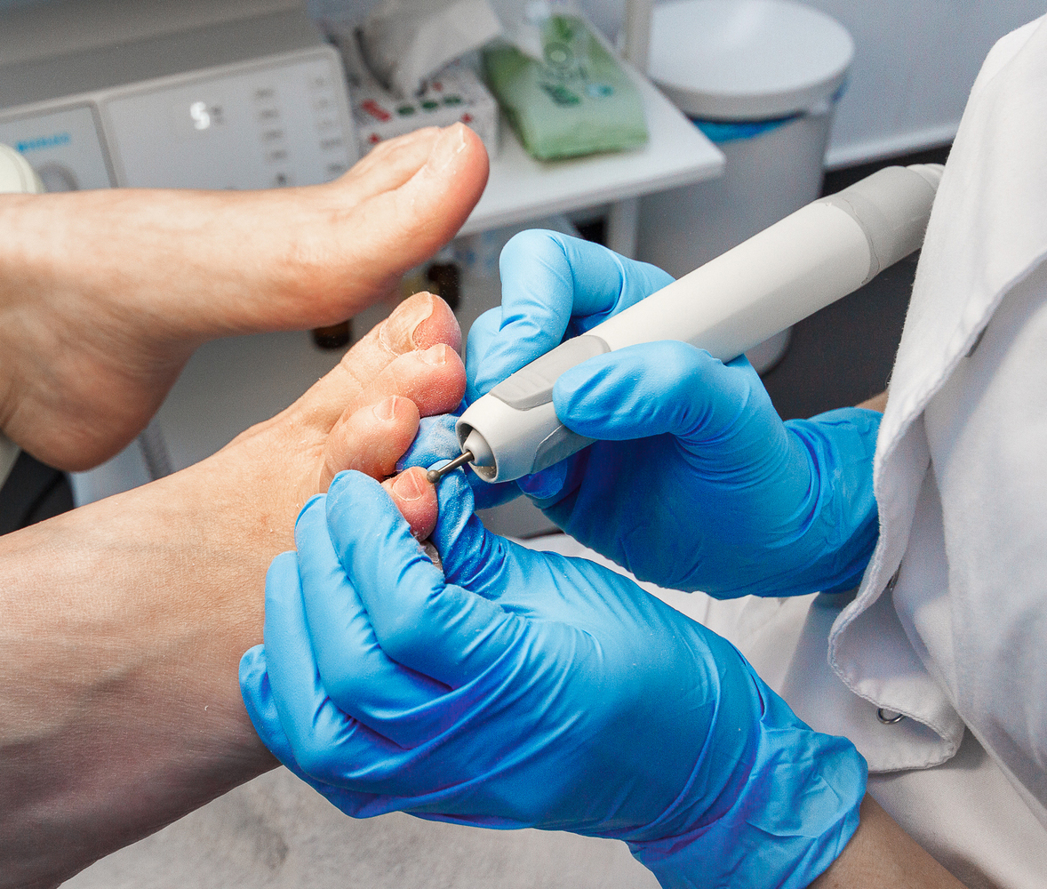 Сеть студий маникюра и педикюра " NAIL LABORATORY"