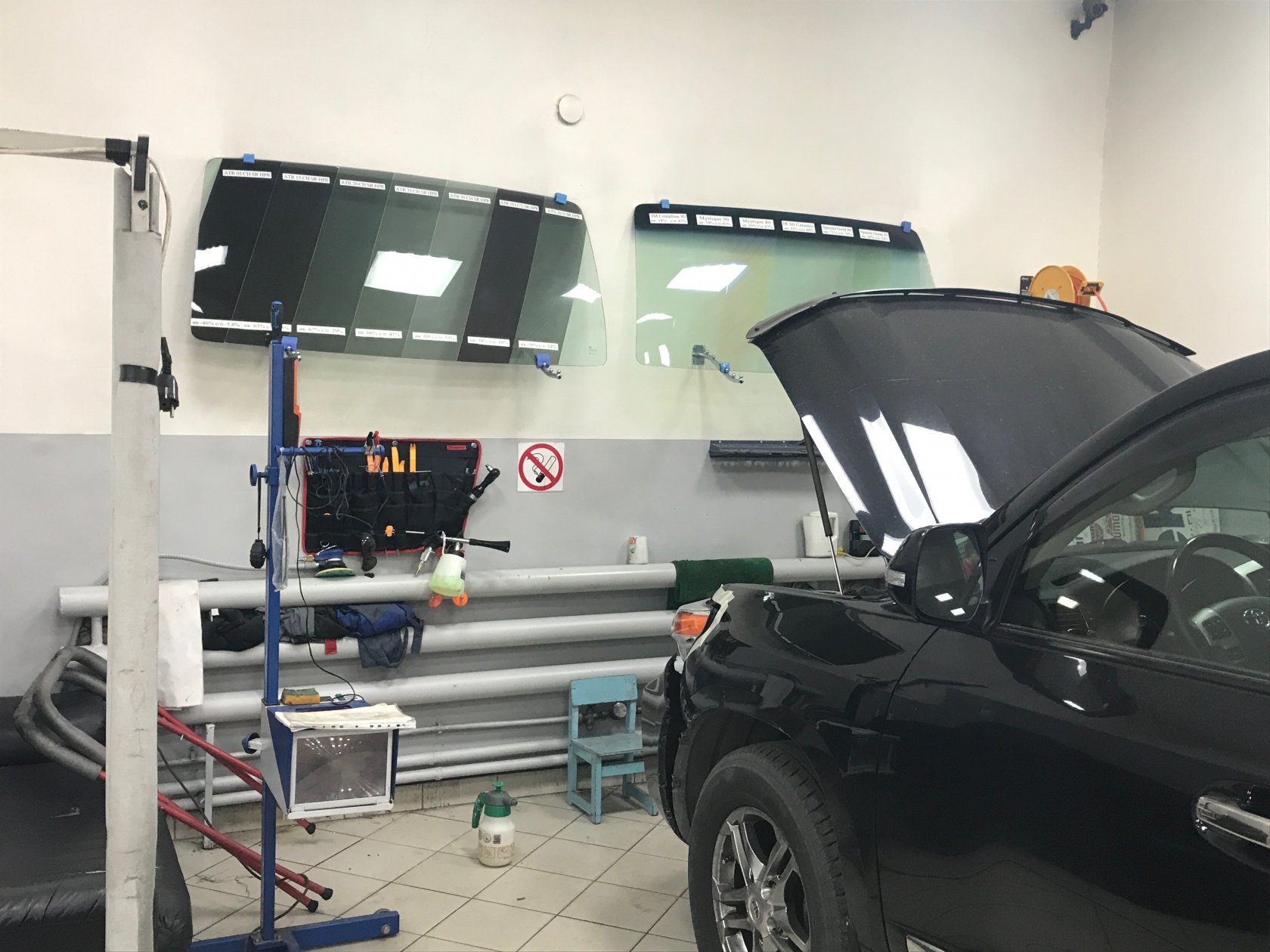 Доктор триплекс в набережных. Стенд тонировщика. Доктор триплекс в набережных. Триплекс улан-удэ. Доктор триплекс в набережных.