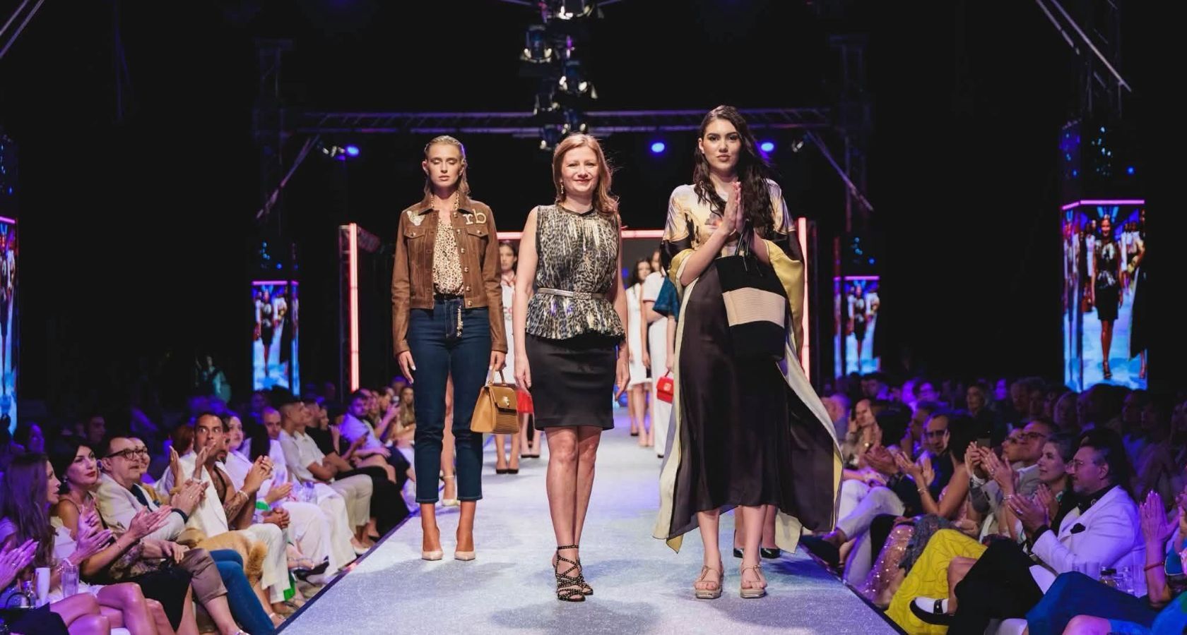 Анелия Петкова и моделите представили колекцията на Roccobarocco на сцената на Summer Fashion Weekend.