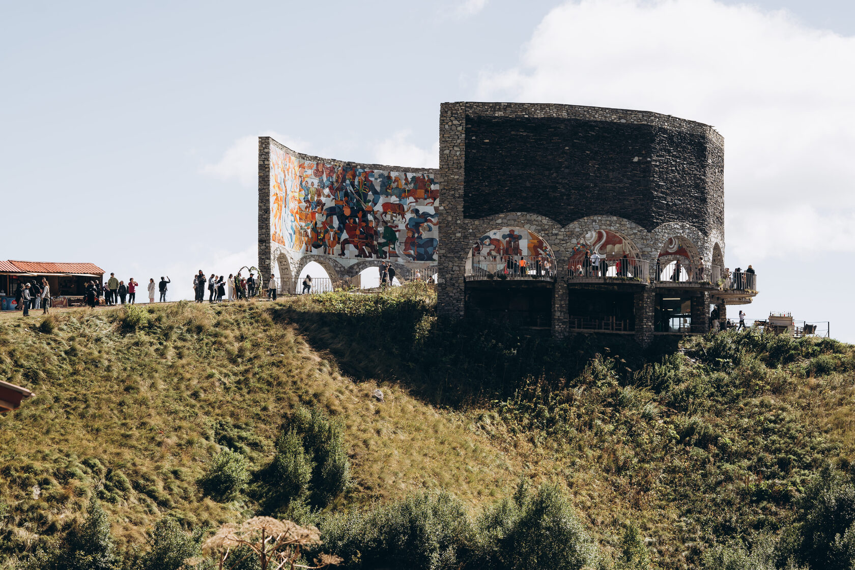 Арка Дружбы народов в авторском туре по Грузии со Старостин.тревел