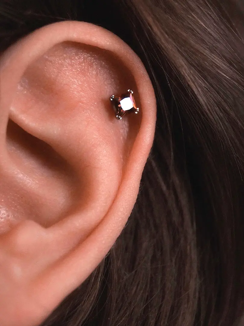 Аккуратный Хеликс уха